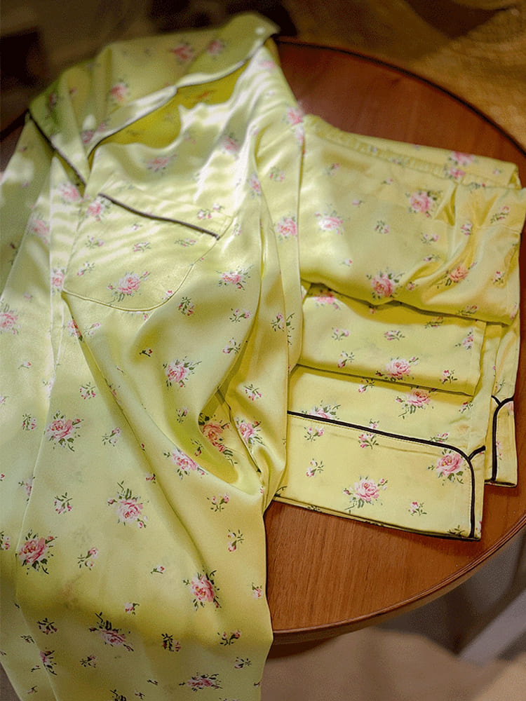 Fluoreszierendes, grünes Pyjama-Set mit langen Ärmeln und Blumenmuster